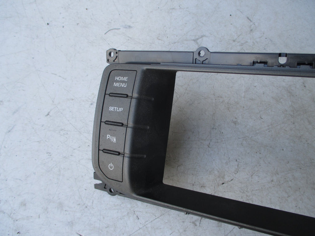 LAND RANGE ROVER EVOQUE 2013 RADIO SAT NAV SWITCH BUTTON SURROUND BJ32-18C858-DC