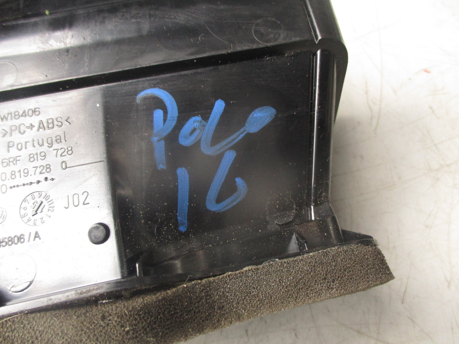 2016 VOLKSWAGEN POLO MK5 6R DASHBOARD CENTER AIR VENT 6C0819728CVAL