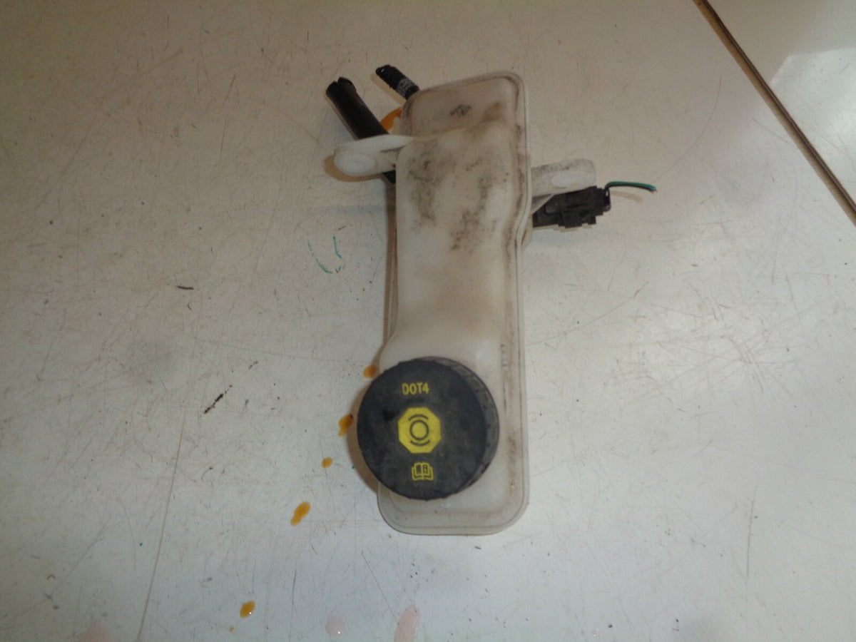 VAUXHALL VIVA 2016 1.0 PETROL BRAKE FLUID MASTER CYLINDER RESERVOIR