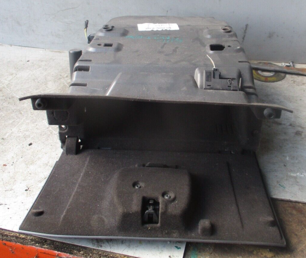 2010 FORD MONDEO NSF PASSENGER FRONT GLOVE BOX STORAGE COMPARTMENT 0654800304