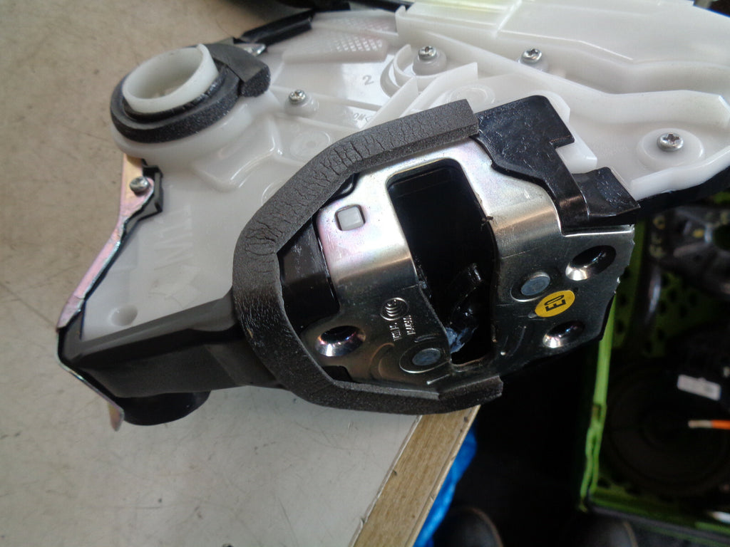 HONDA JAZZ MK4 2019 NSF PASSENGER SIDE FRONT DOOR LOCK MECHNAISM