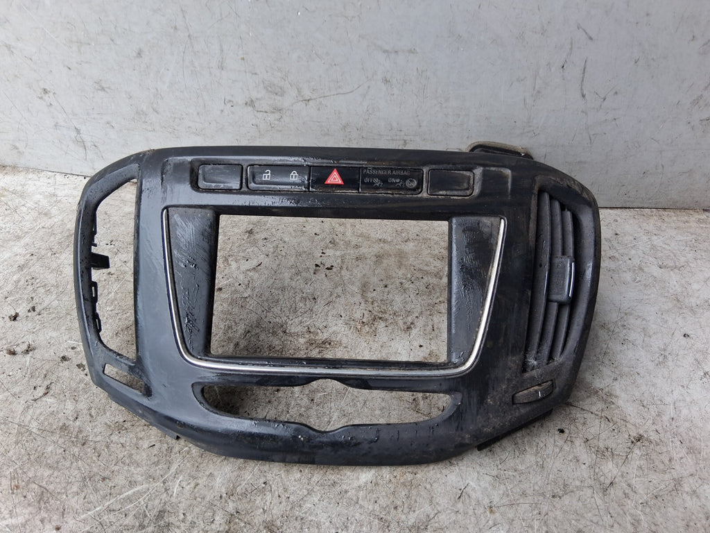 2017 VAUXHALL ZAFIRA C TOURER NSF DASHBOARD RADIO SURROUND TRIM 332910517
