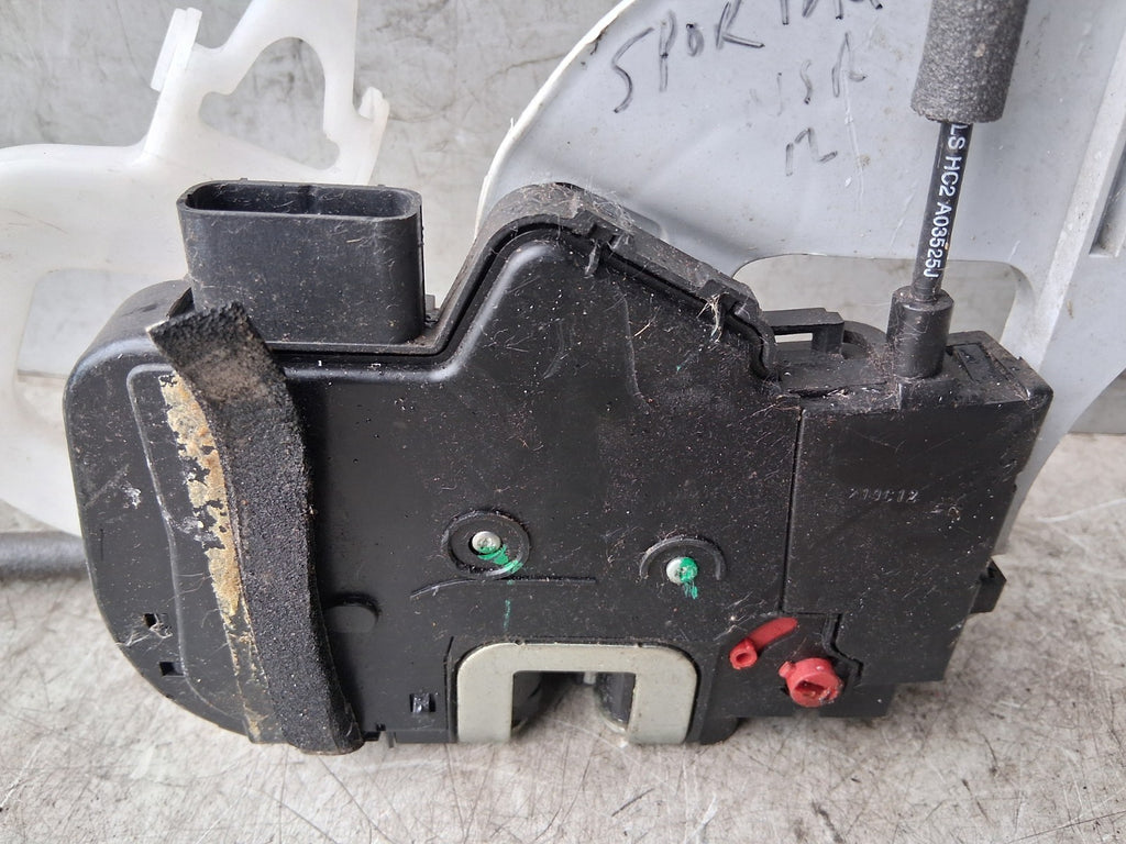 KIA SPORTAGE MK3 2012 NSR PASSENGER SIDE REAR LEFT DOOR LOCK MECHANISM