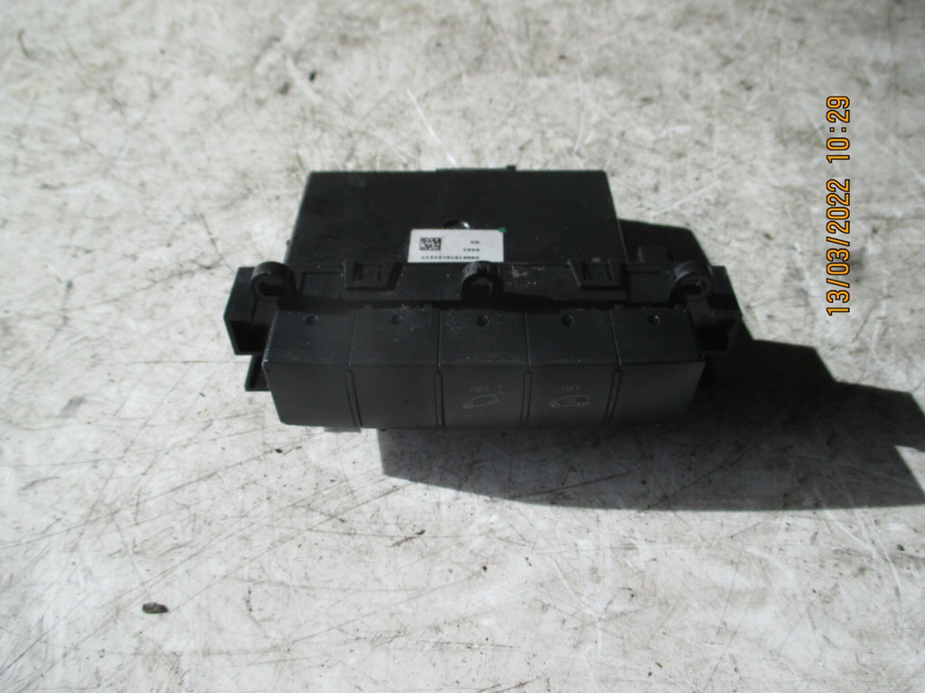 MERCEDES A CLASS 2007 W169 ALARM TOW MODE SWITCH 1698208410