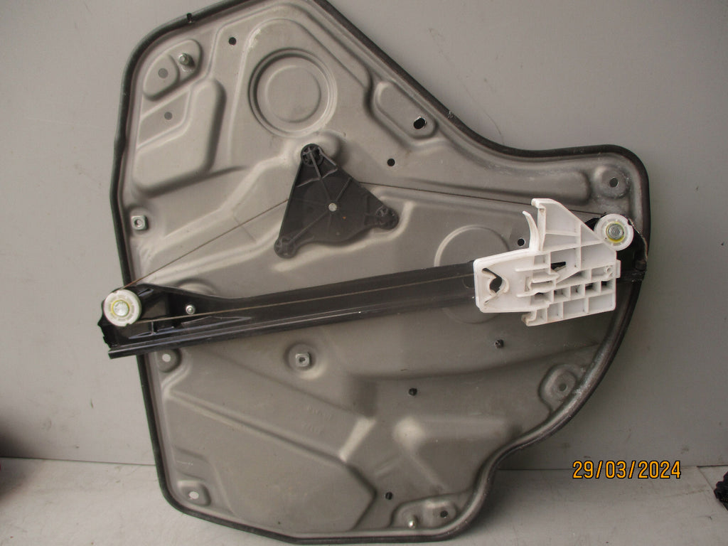 2010 SKODA OCTAVIA NSR WINDOW REGULATOR MOTOR 5K0959704A 1Z0839656F