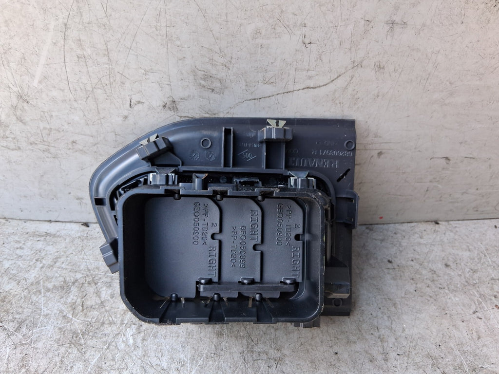 2023 RENAULT MASTER MK3 OSF DRIVER SIDE FRONT DASHBOARD AIR VENT 687518035R