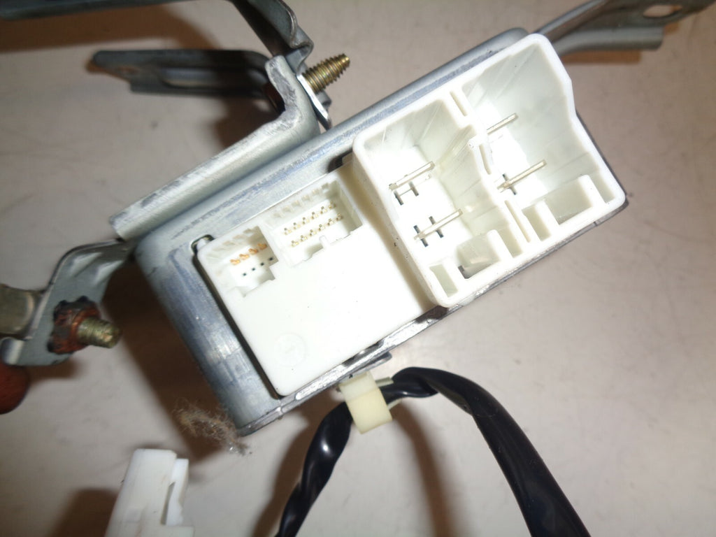 TOYOTA AVENSIS 2004 1.8 5 DOOR POWER STEERING CONTROL MODULE UNIT 8965005040