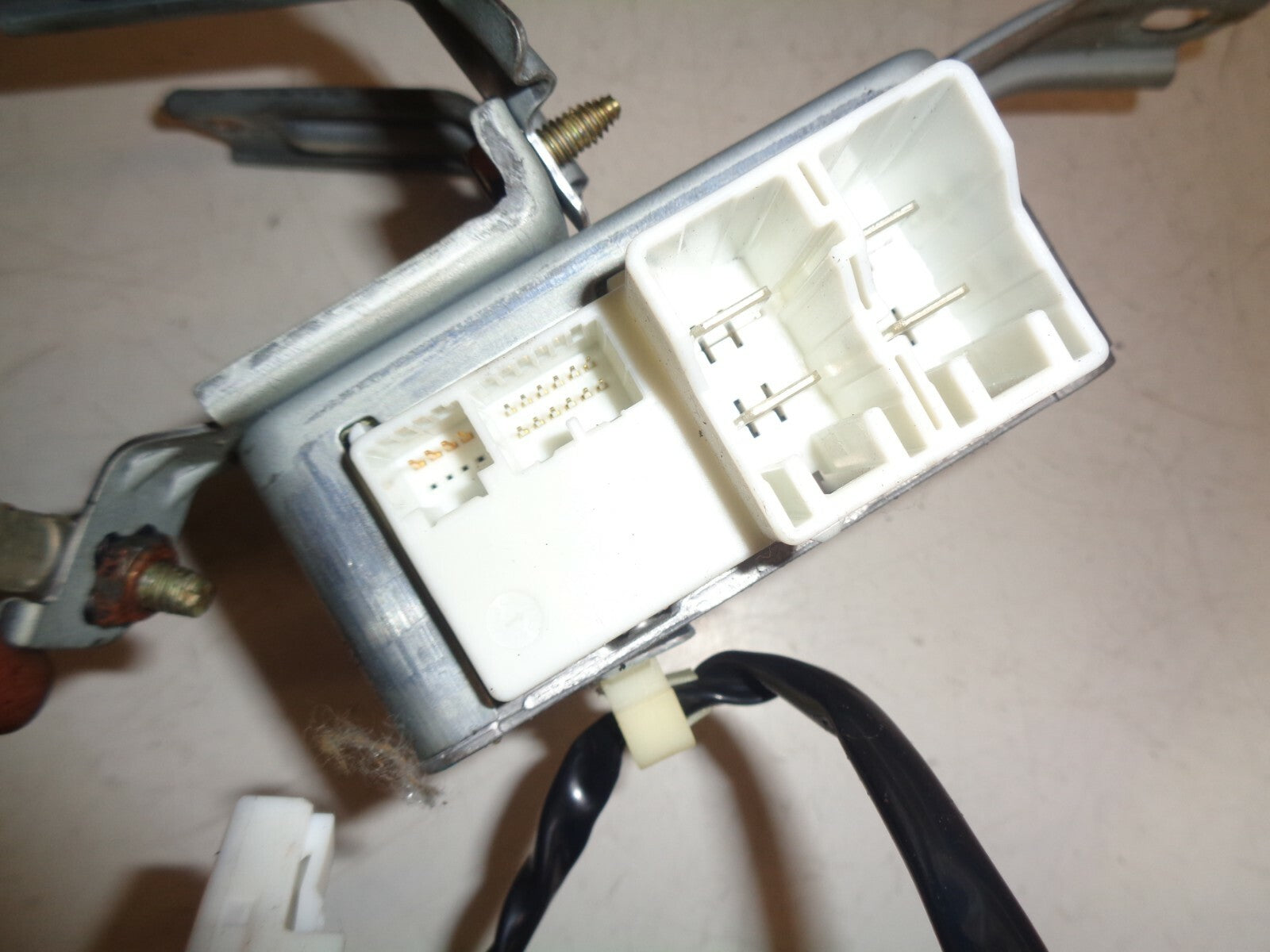 TOYOTA AVENSIS 2004 1.8 5 DOOR POWER STEERING CONTROL MODULE UNIT 8965005040