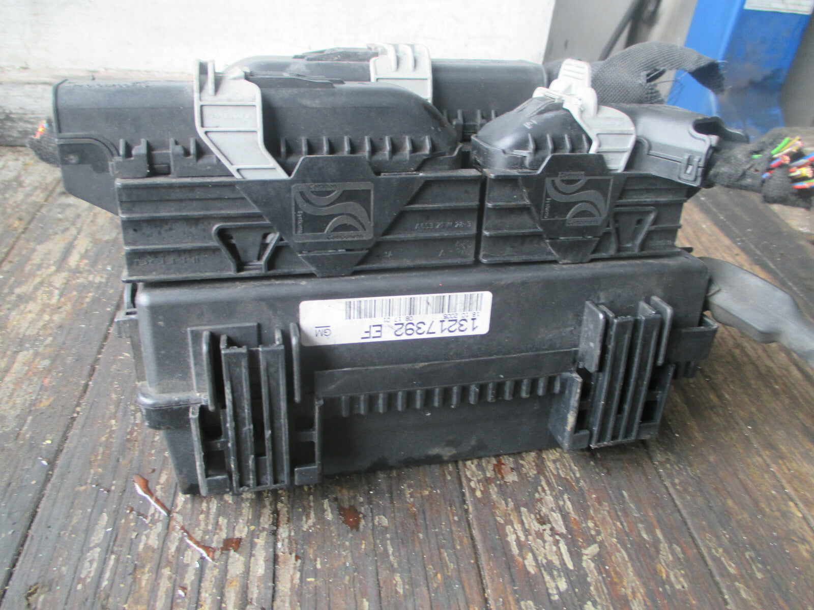VAUXHALL CORSA D 1.4 PETROL UNDER BONNET RELAY FUSE BOX 13217392