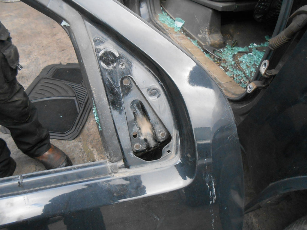NISSAN NAVARA D40 (MK2) 2009 OSF DRIVER FRONT BARE DOOR SHELL GNO NISSAN BLACK