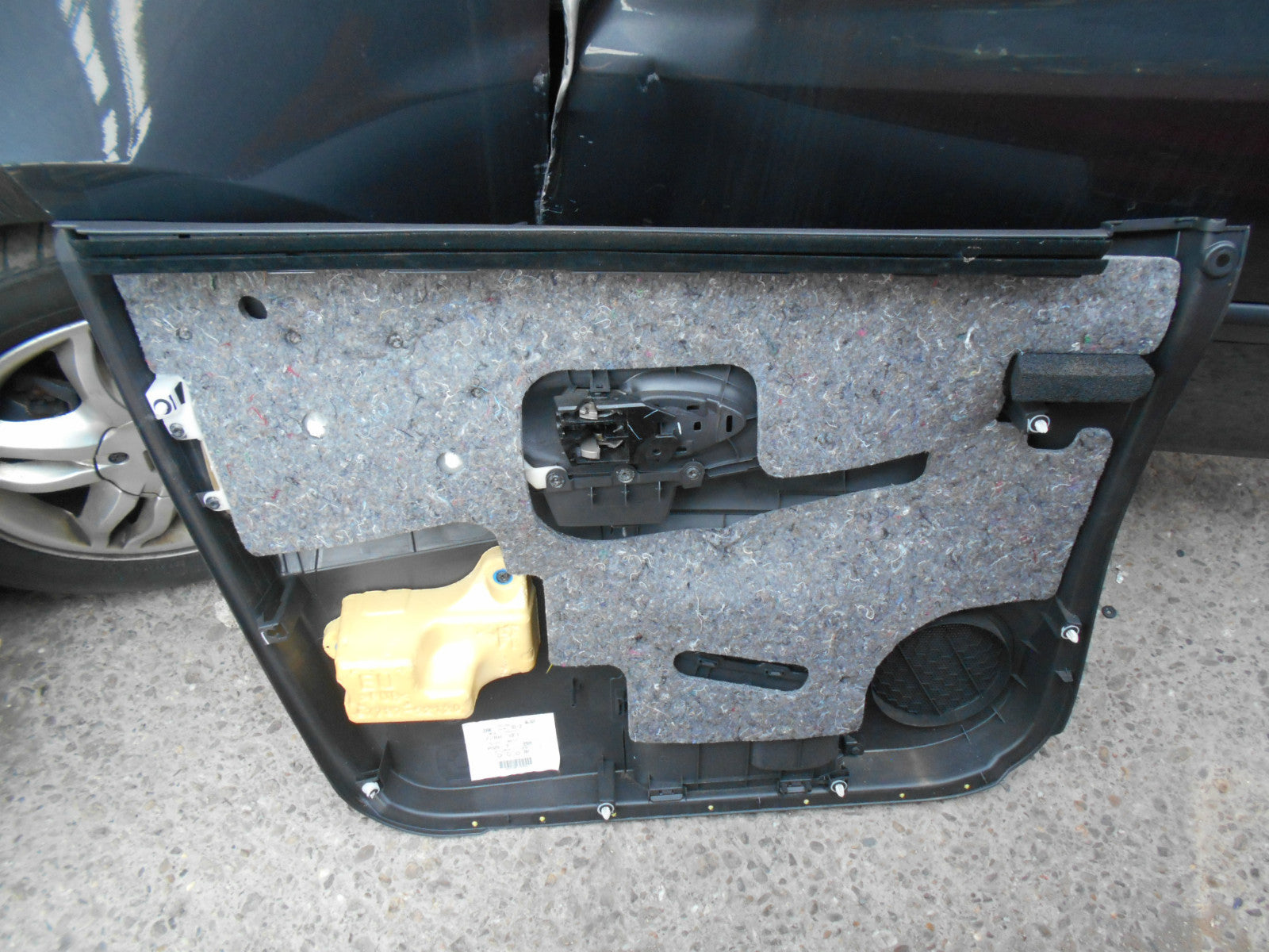 TOYOTA URBAN CRUISER MK2 2011 OSF DRIVER SIDE FRONT DOOR CARD & INTERIOR HANDLE