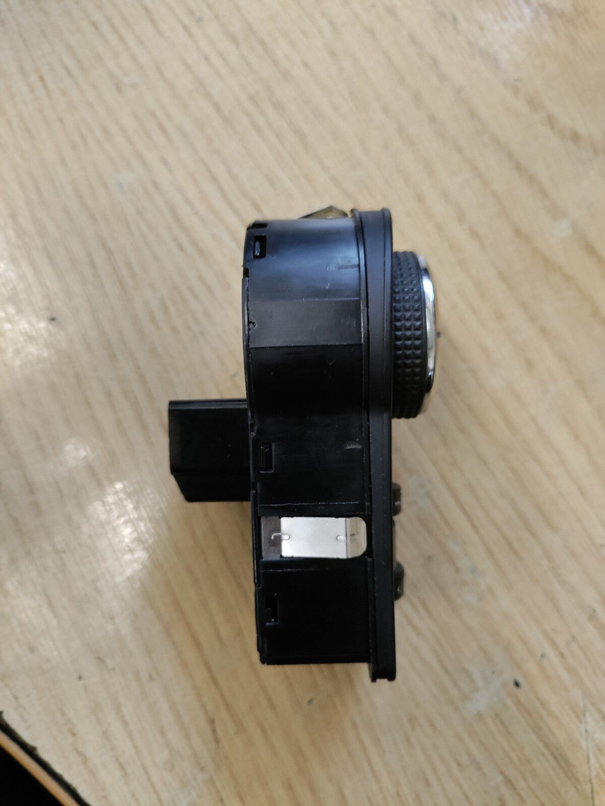 2010 VAUXHALL ASTRA J MK6 HEADLIGHT CONTROL SWITCH 13268697