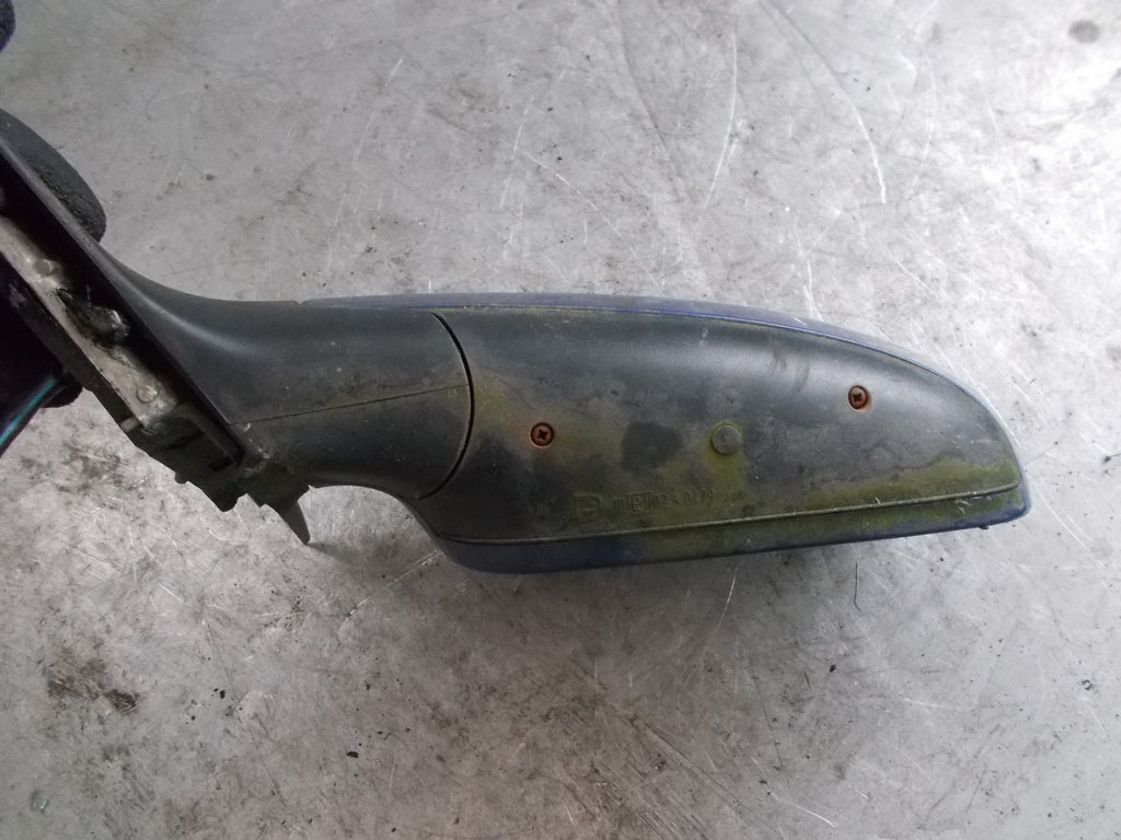 VOLKSWAGEN PASSAT NS/ PASSENGER SIDE BLUE ELECTRIC WING MIRROR RLL36943