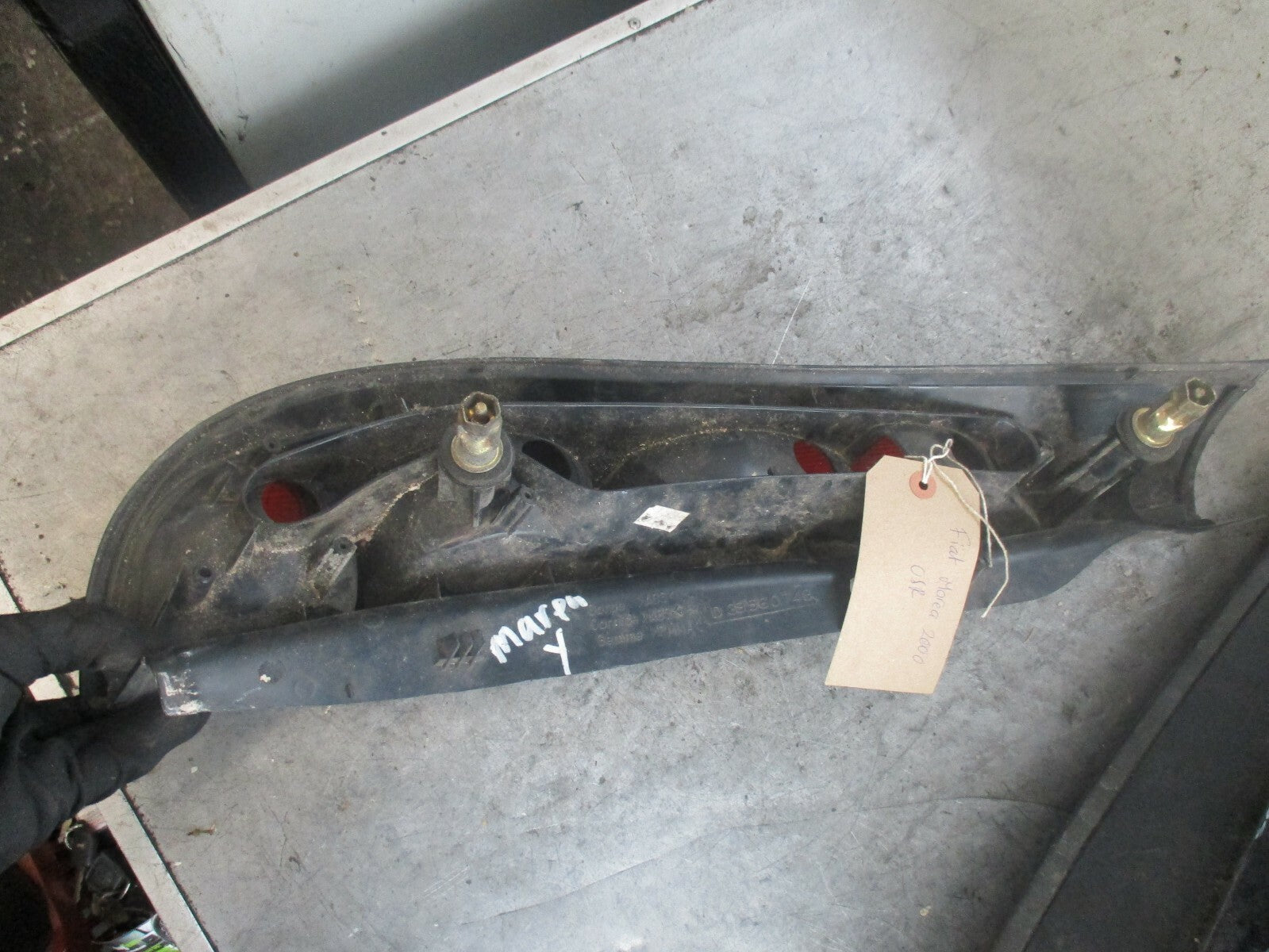 FIAT MAREA  ESTATE 2000 OSR DRIVER SIDE REAR BRAKE LIGHT ASSEMBLY