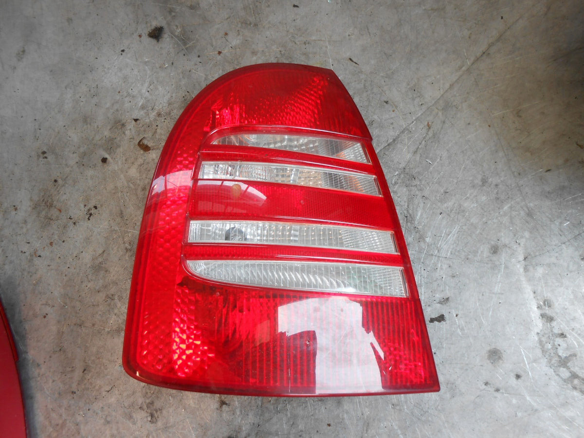 SKODA SUPERB B5 3U (MK1) 2001-2008 NSR PASSENGER SIDE REAR LIGHT 3U5945095