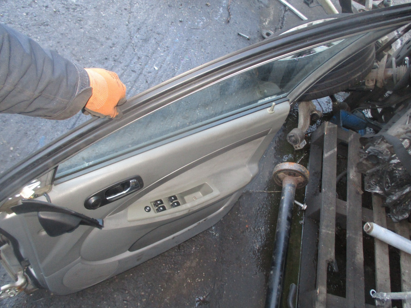 CHEVROLET LACETTI 2006 OSF DRIVER SIDE FRONT DOOR COMPLETE SILVER