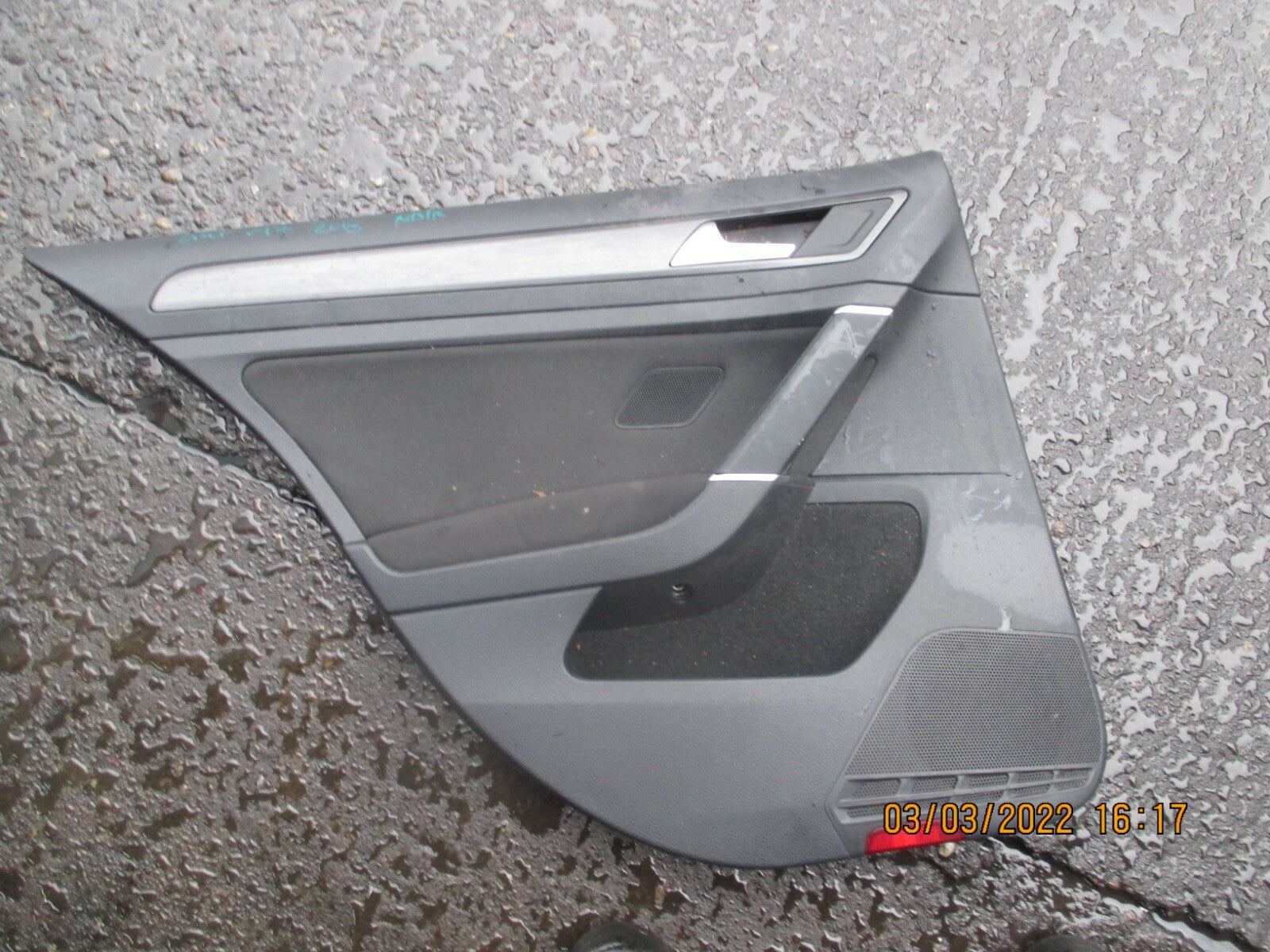 VOLKSWAGEN GOLF 2018 MK7 5DR NSR PASSENGER SIDE REAR DOOR CARD