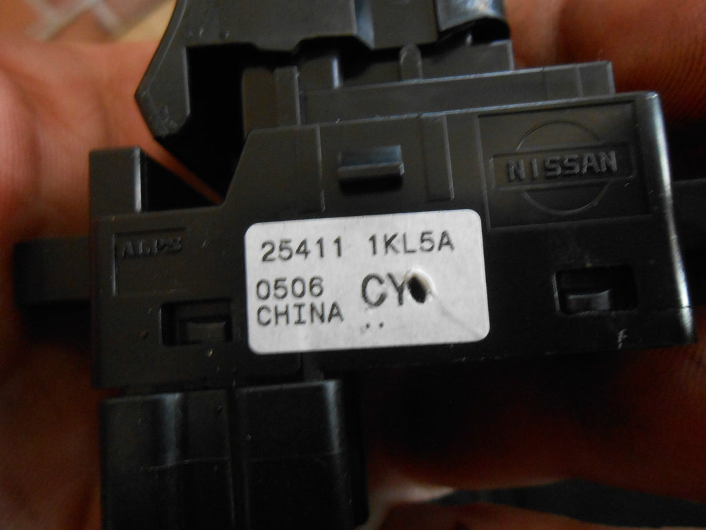 NISSAN JUKE 2016 OSR DRIVER REAR WINDOW CONTROL SWITCH BLACK TRIM 25411 1KL5A