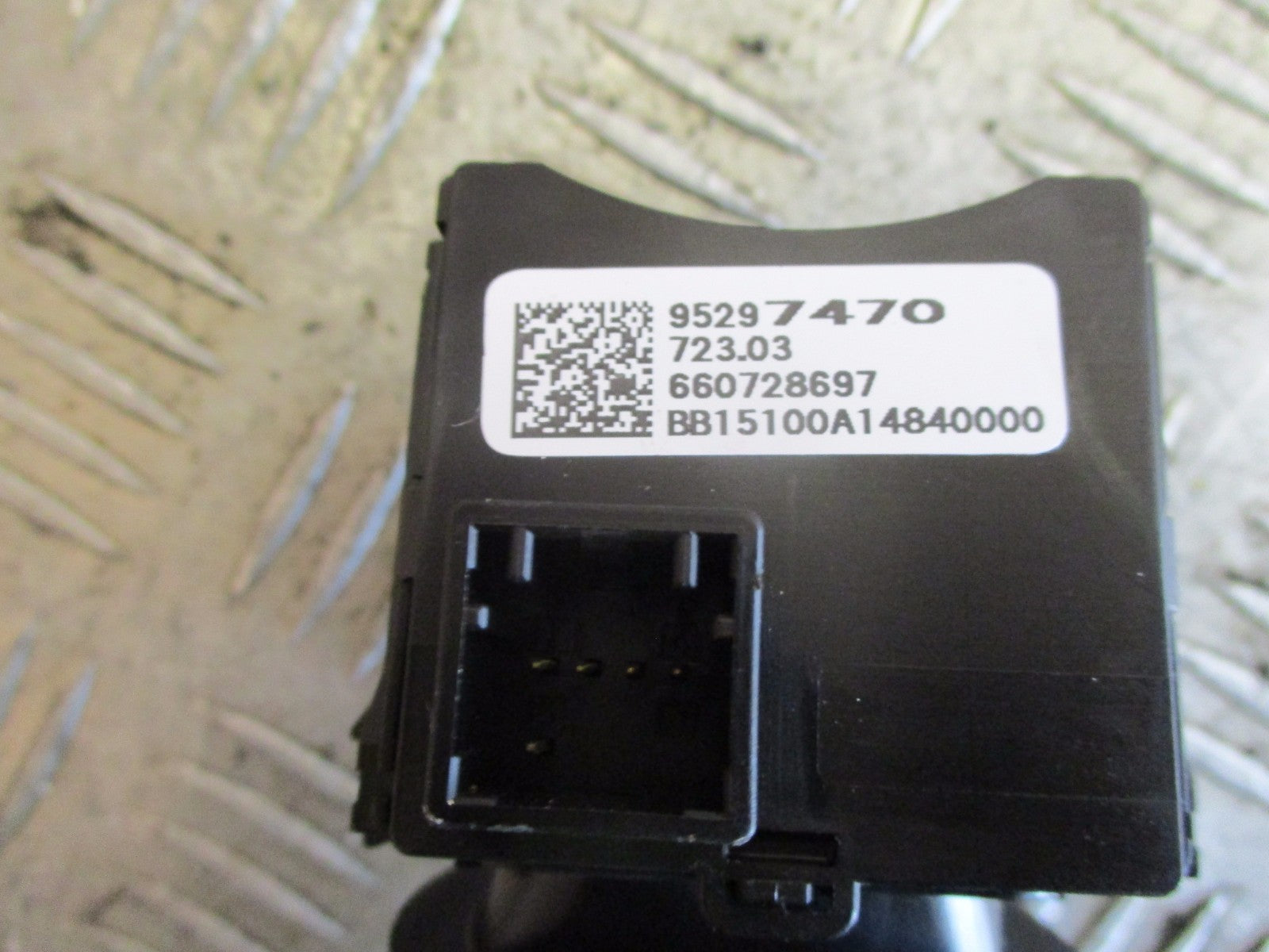 VAUXHALL VIVA 2015 SECURITY LAMP 13578460