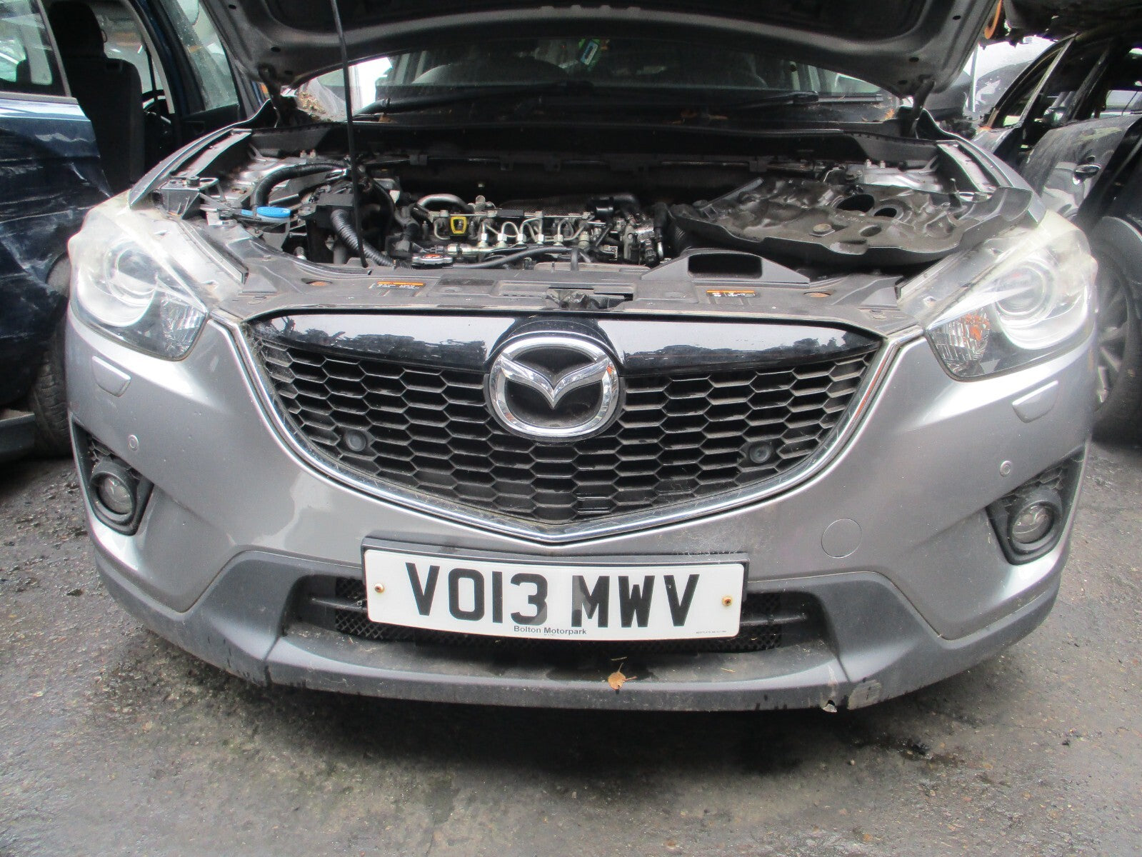 2013 MAZDA CX 5 MK1 FRONT COMPLETE BUMPER WITH BADGE GRILL FOG LIGHTS SILVER P38