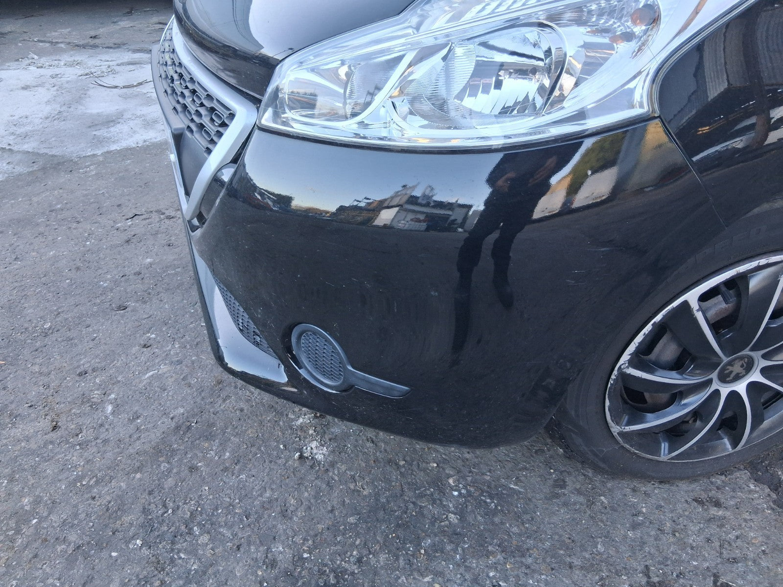 2014 PEUGEOT 208 COMPLETE FRONT BUMPER WITH GRILL PEARL BLACK KTV
