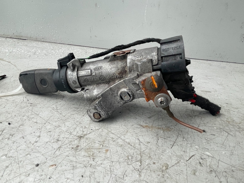 VW VOLKSWAGEN AUDI GNITION LOCK BARREL STARTER SWITCH WITH KEY 905851