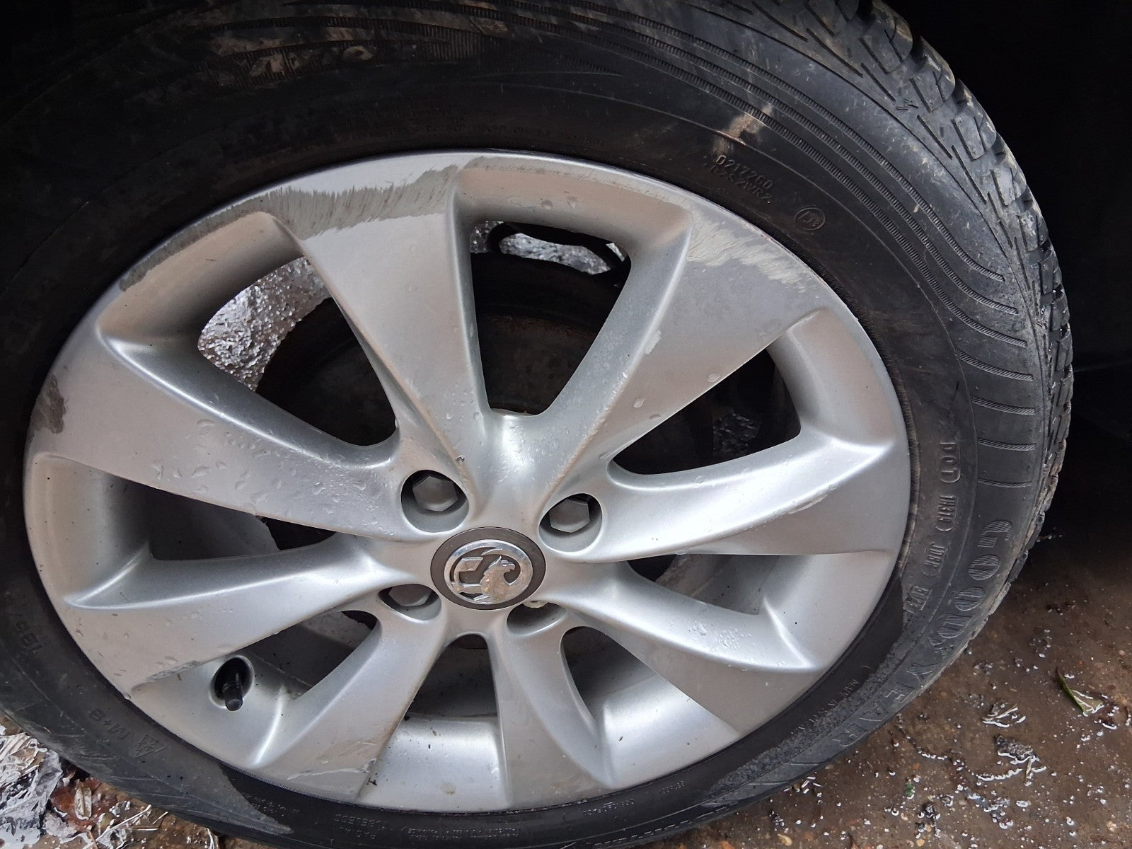 2017 VAUXHALL CORSA E 16 INCH ALLOY WHEEL WITH TYRE 195/55R16