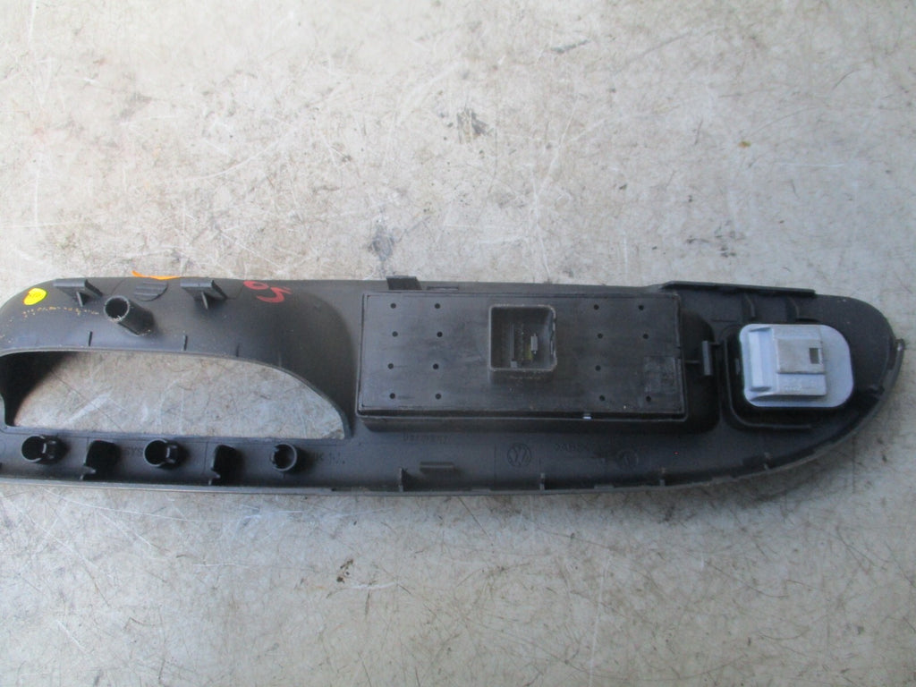VOLKSWAGEN PASSAT 2006 FRONT DRIVER SIDE WINDOW SWITCH CONTROL PANEL 3C2867172