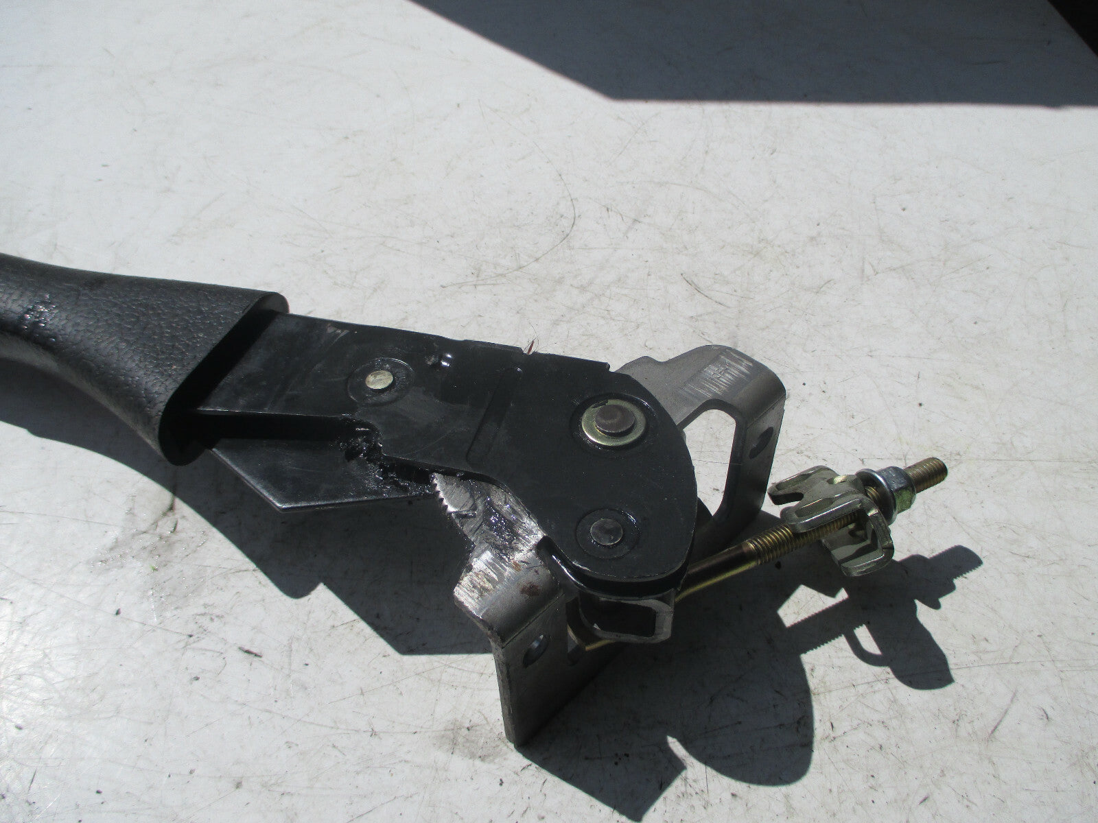 PEUGEOT 206 2003 MANUAL HANDBRAKE LEVER HANDLE MECHANISM ASSEMBLY UNIT