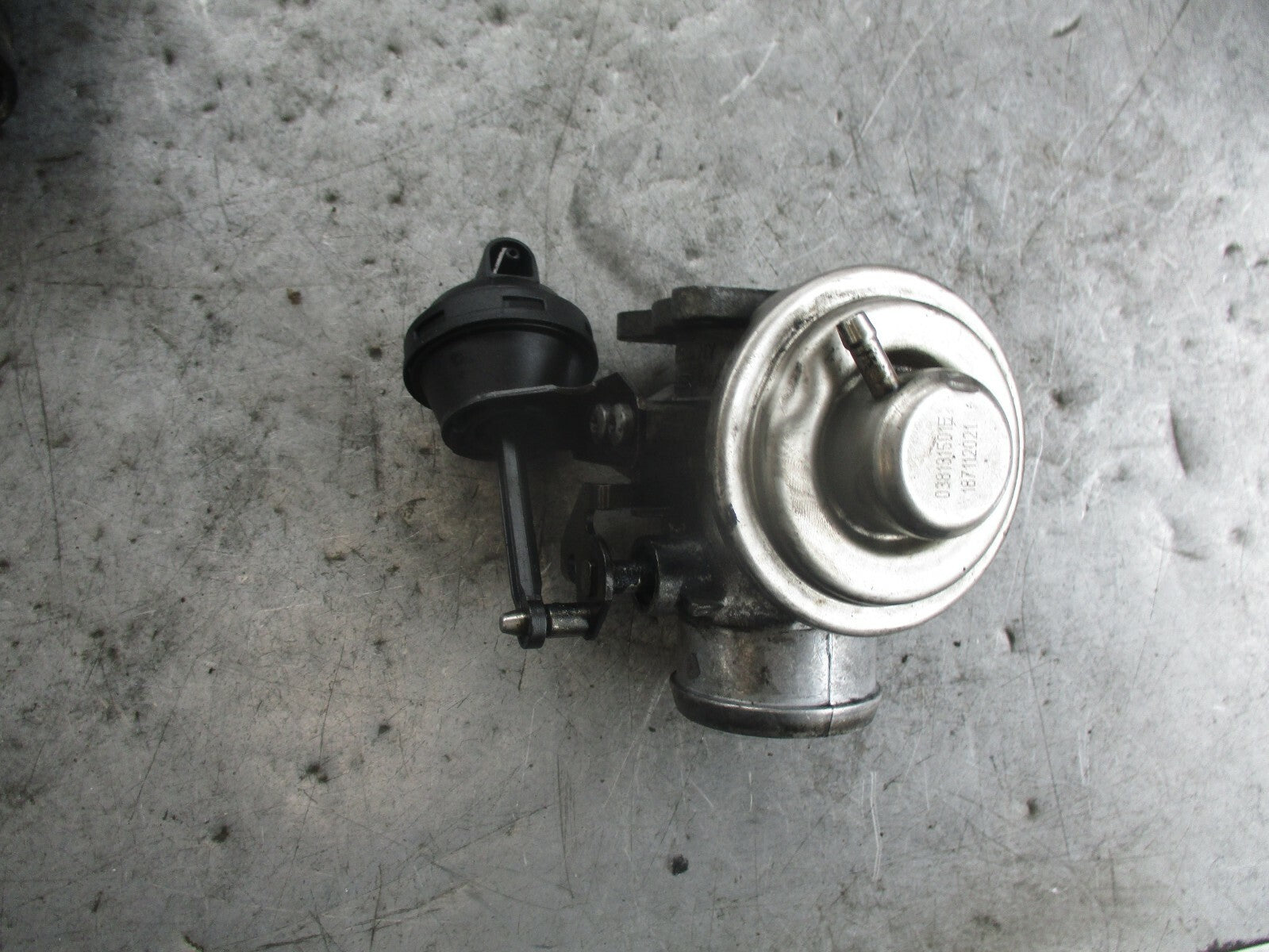 VW VOLKSWAGEN GOLF MK4 1.9 TDI EGR VALVE 038129637B