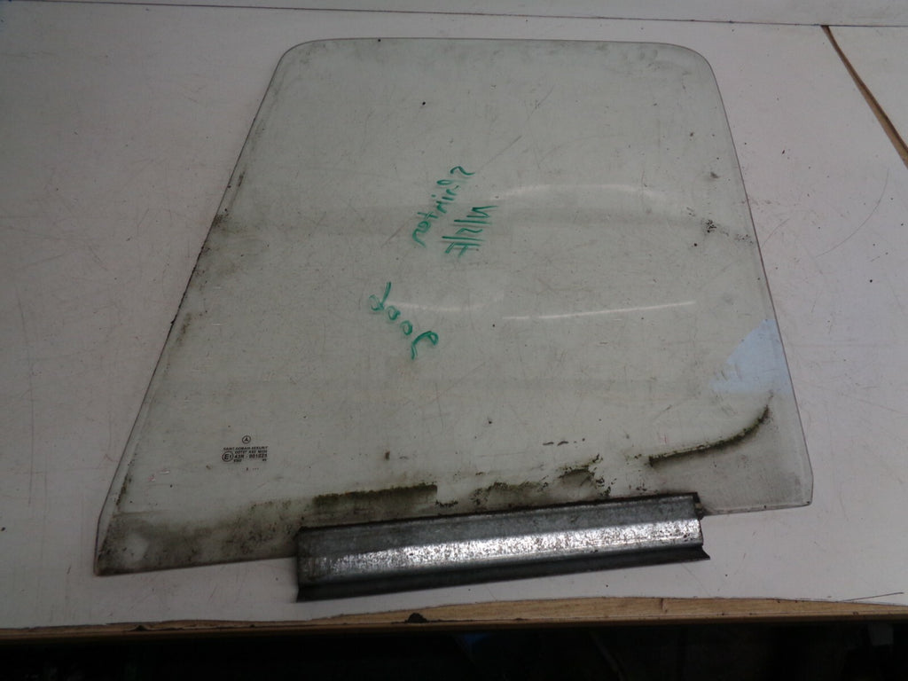 MERCEDES BENZ SPRINTER MK1 2006 NSF PASSENGER SIDE FRONT WINDOW GLASS