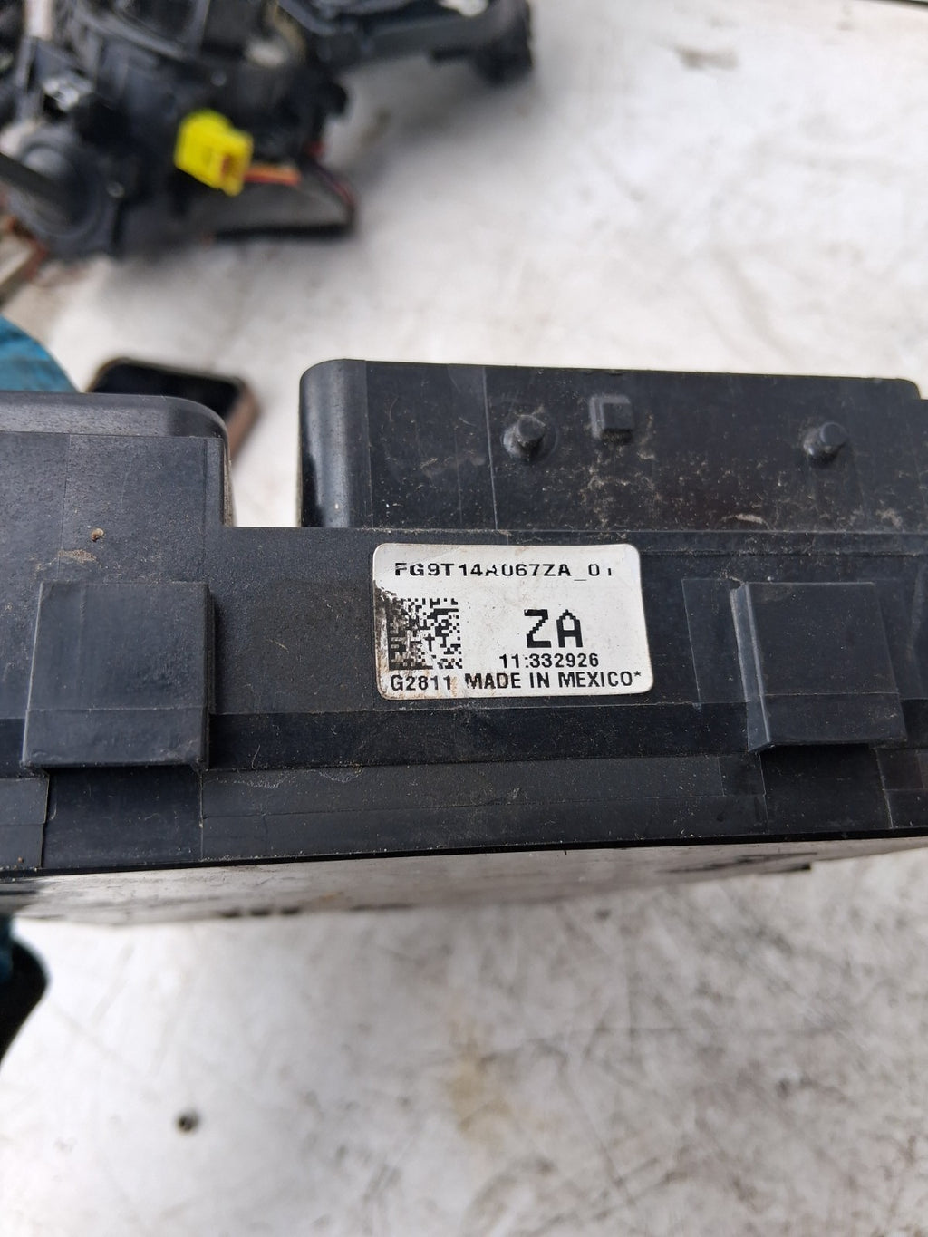 2017 FORD MONDEO BODY CONTROL MODULE FUSE BOX FG9T14A067ZA