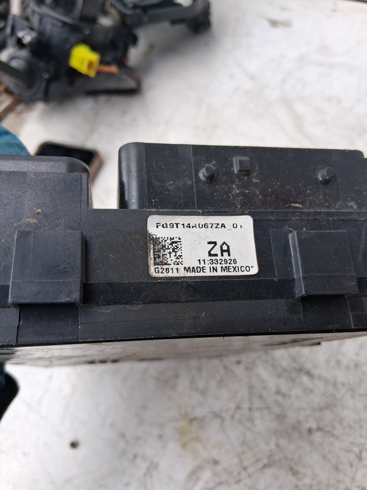 2017 FORD MONDEO BODY CONTROL MODULE FUSE BOX FG9T14A067ZA