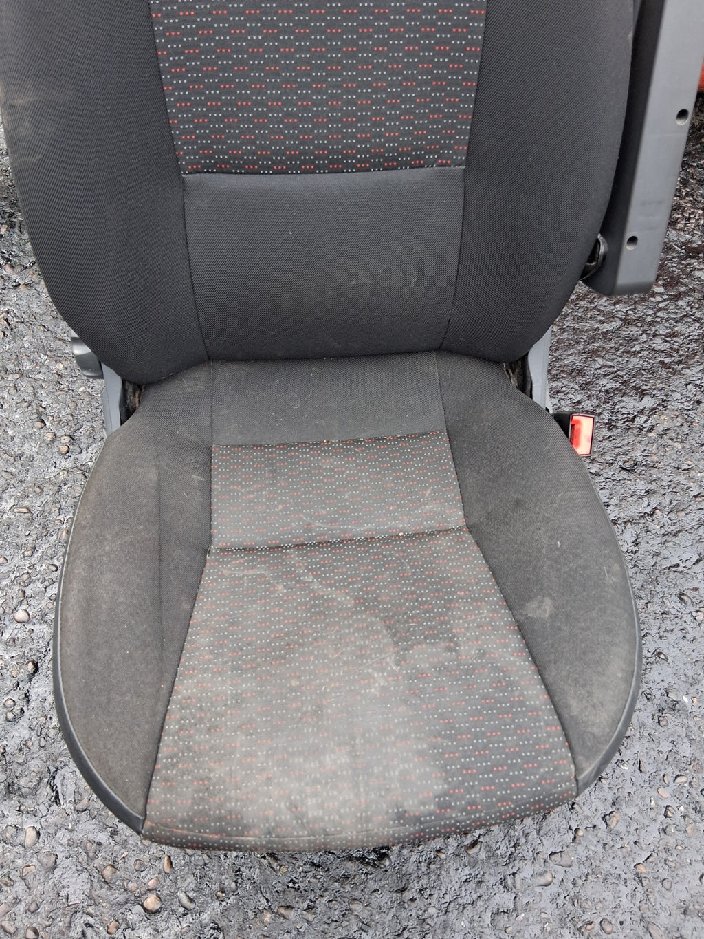 2021 PEUGEOT BOXER MK3 OSF DRIVER SIDE FRONT RIGHT COMPLETE FABRIC SEAT & BASE