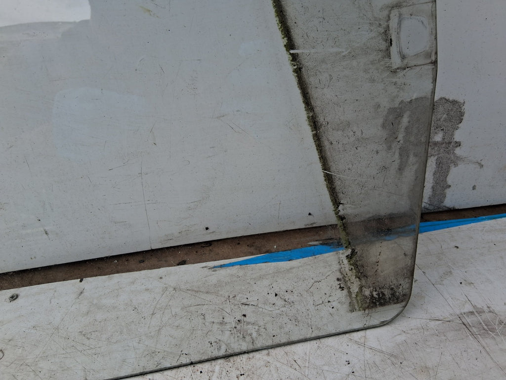 2010 MERCEDES BENZ SPRINTER W906 OSF DRIVER SIDE FRONT RIGHT WINDOW GLASS