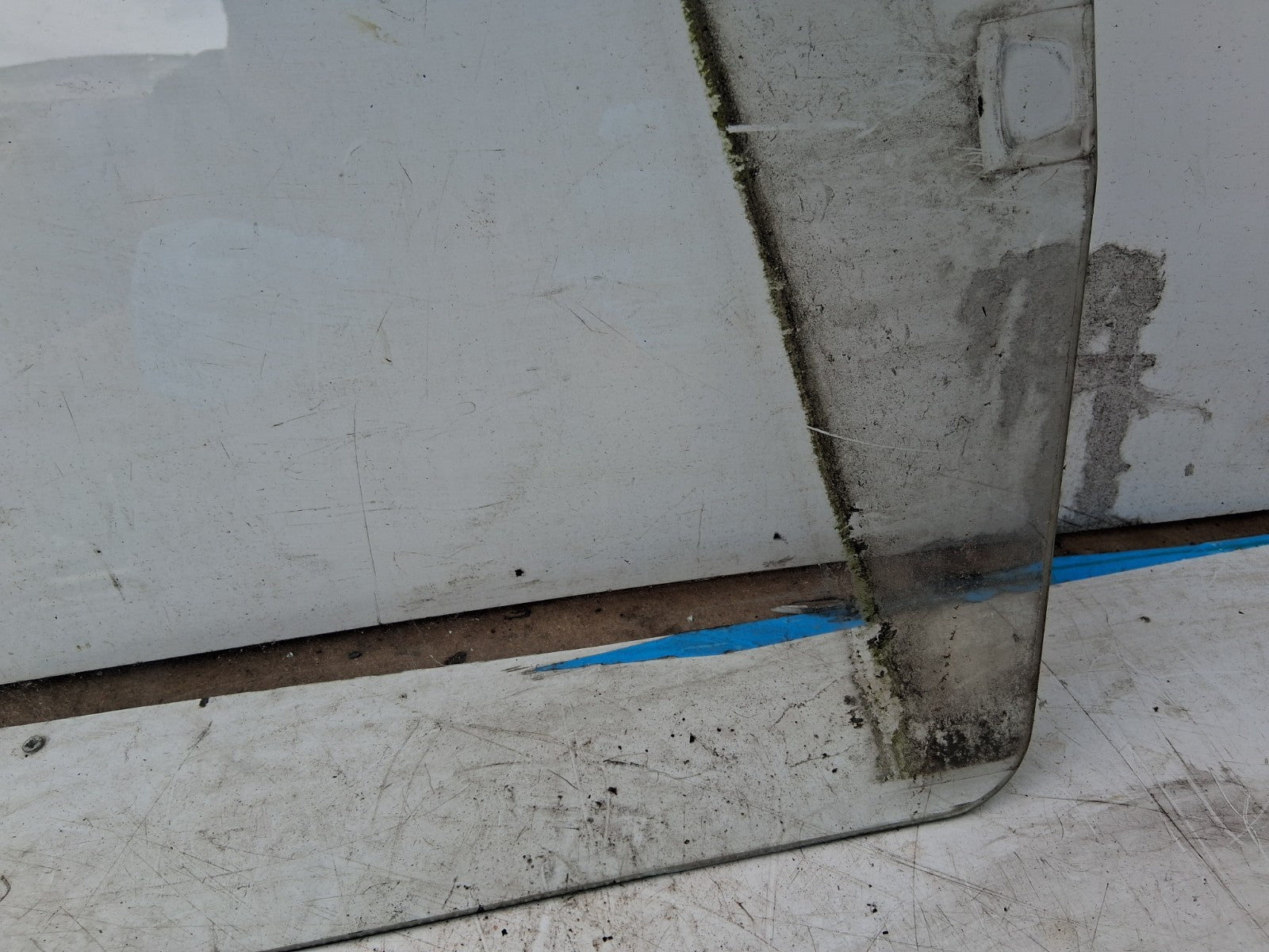 2010 MERCEDES BENZ SPRINTER W906 OSF DRIVER SIDE FRONT RIGHT WINDOW GLASS
