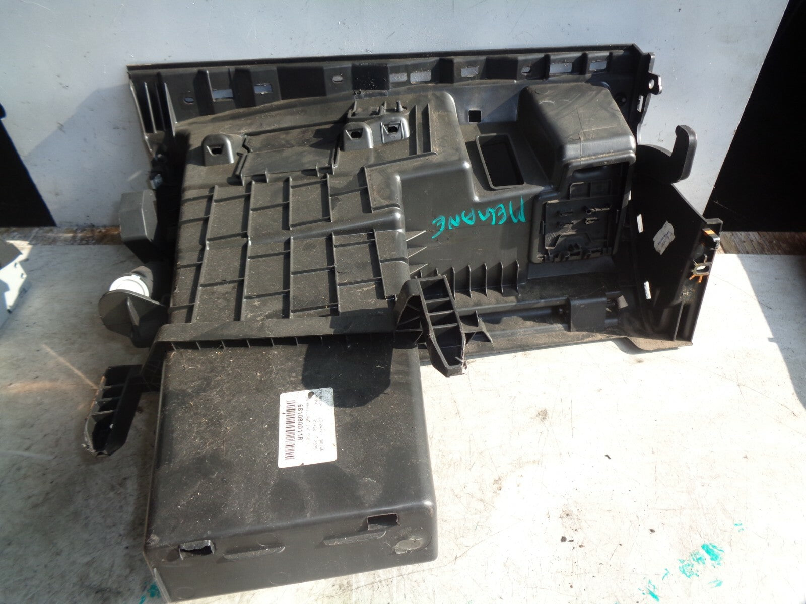 RENAULT MEGANE MK3 NS PASSENGER SIDE GLOVE BOX COMPARTMENT 681080011R