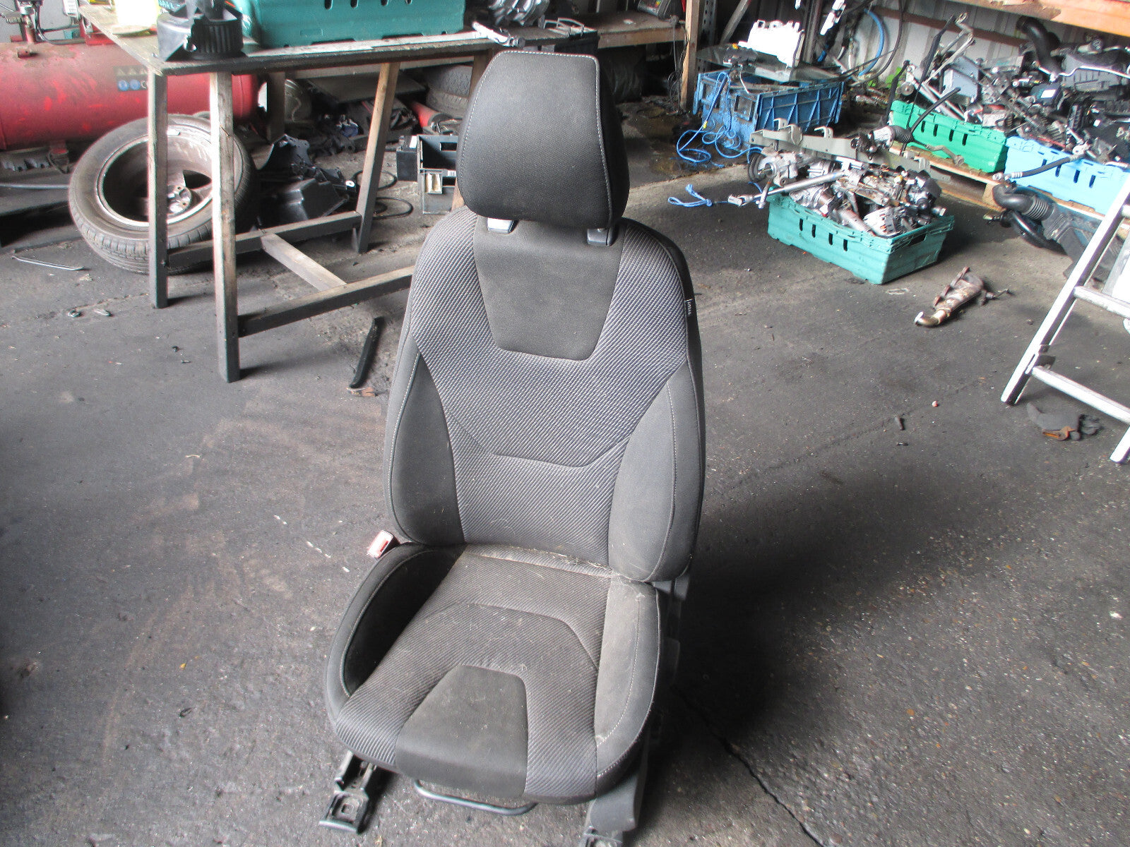 FORD MONDEO MK5 2016 NSF PASSENGER SIDE FRONT COMPLETE SEAT FABRIC