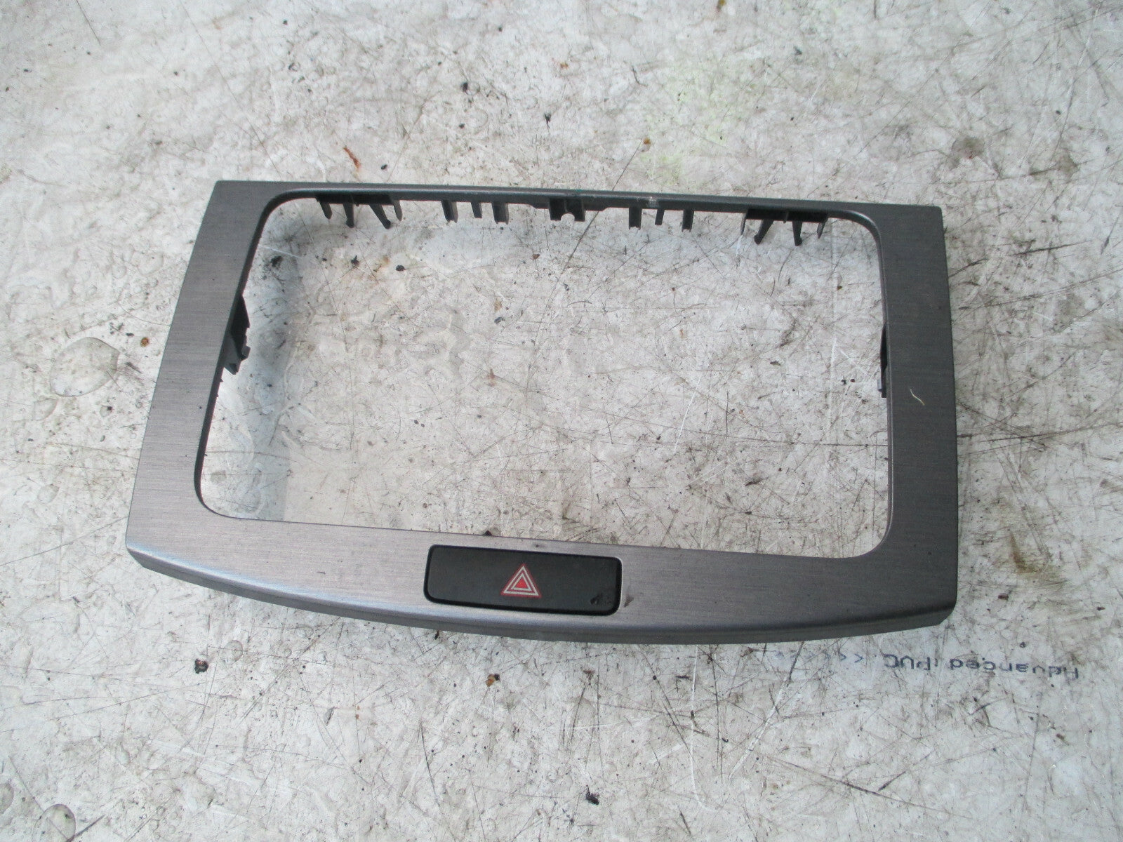 VW VOLKSWAGEN PASSAT 2014 B7 RADIO CD PLAYER TRIM + HAZARD SWITCH 3AA858069H
