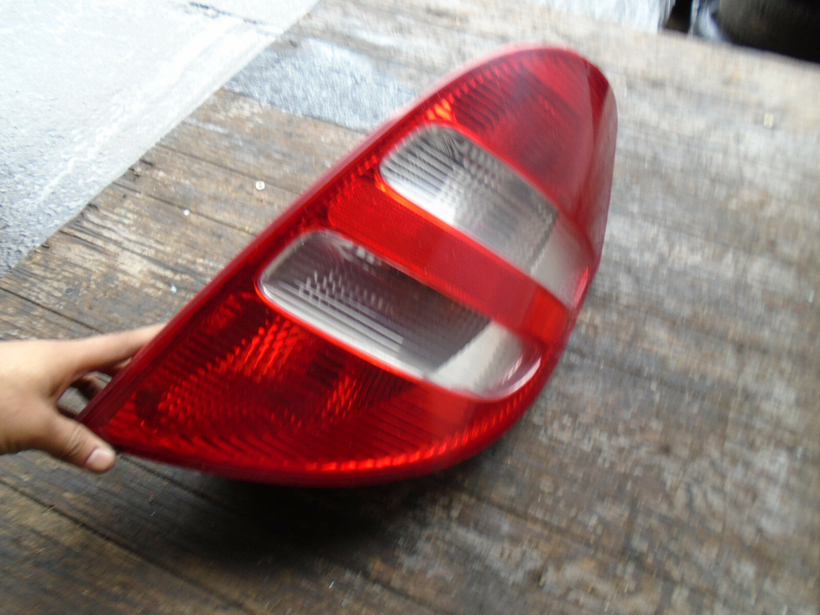 MERCEDES BENZ A CLASS W169 2003 OSR DRIVER SIDE REAR TAIL LIGHT A1698200464R