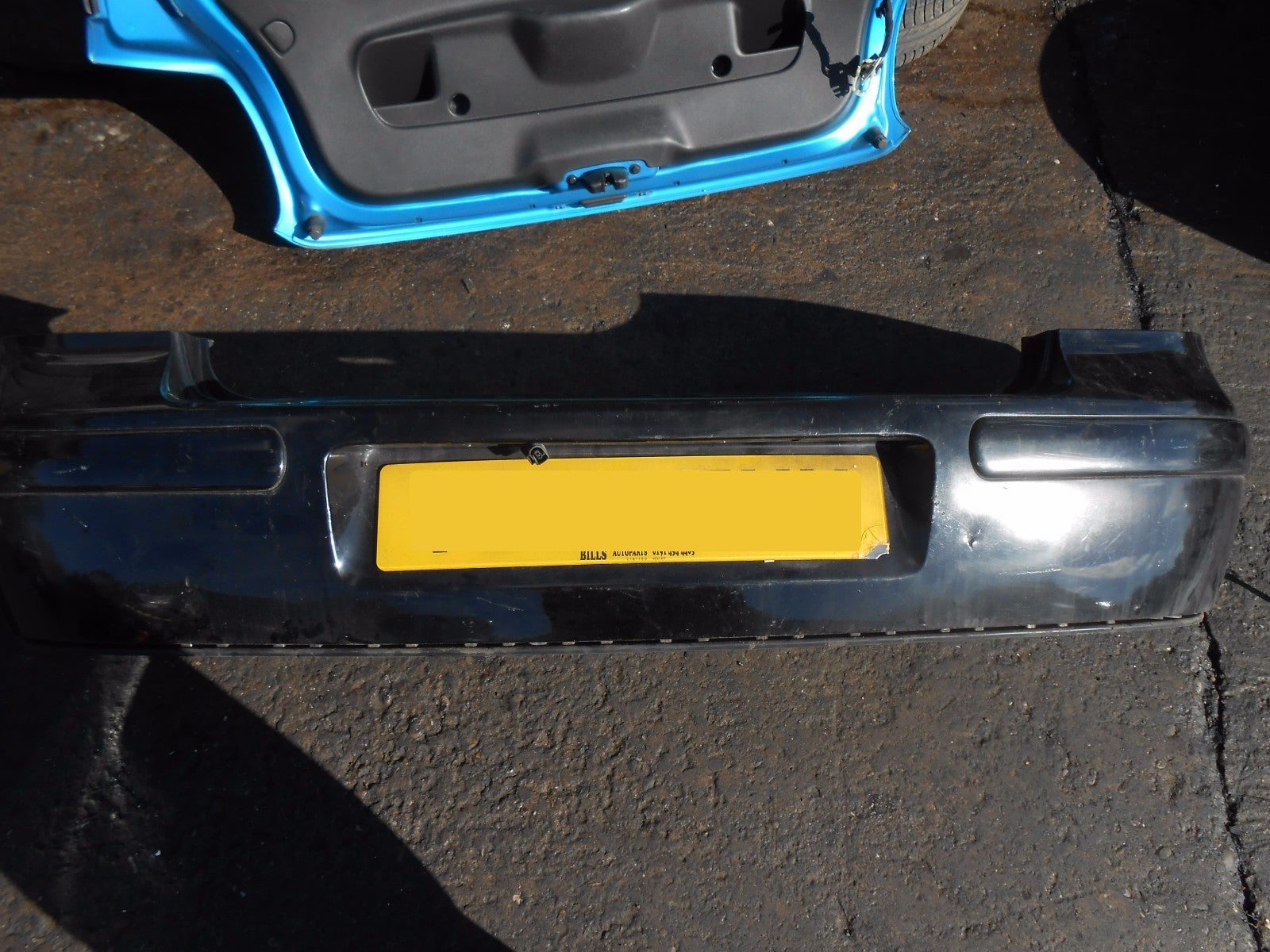 VOLKSWAGEN VW GOLF MK4 2000 COMPLETE REAR BUMPER BLACK