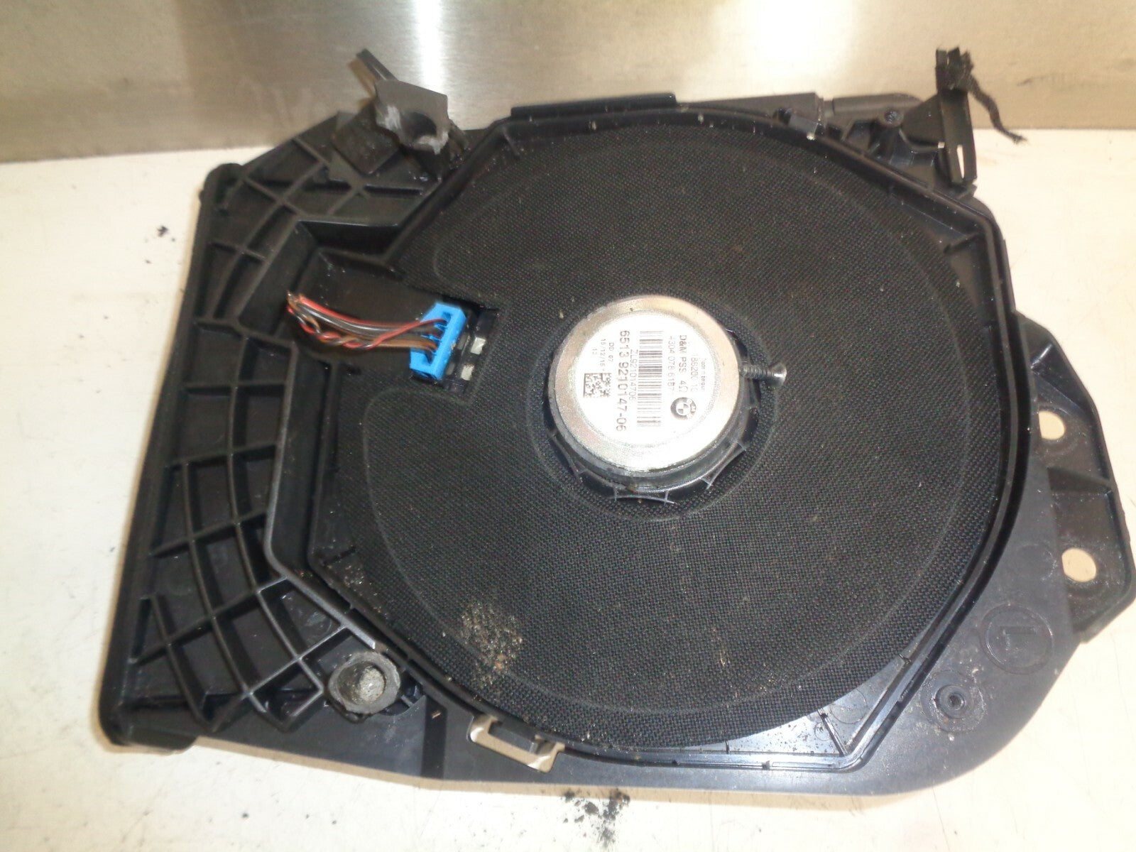 BMW 3 SERIES F30 2015 FRONT NEAR SIDE FLOOR SUBWOOFER SPEAKER 9210147