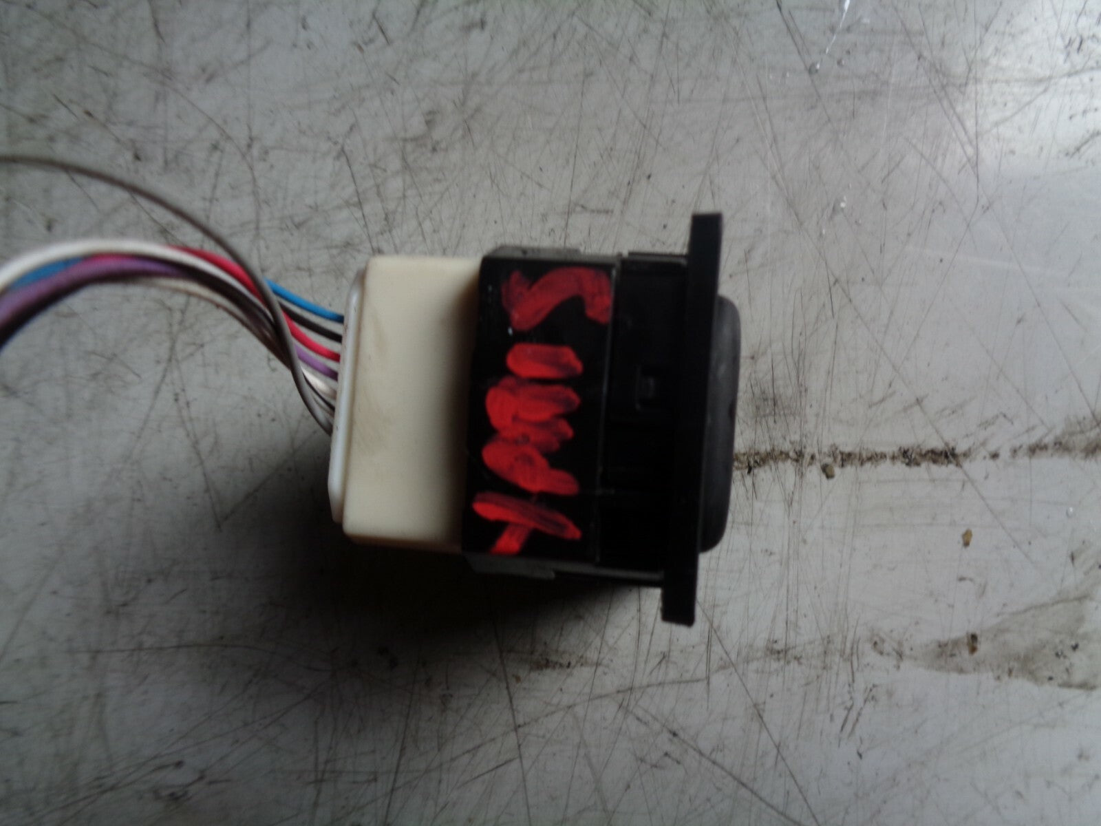TOYOTA YARIS MK3 2013 DRIVER RIGHT WING MIRROR CONTROL 769746C