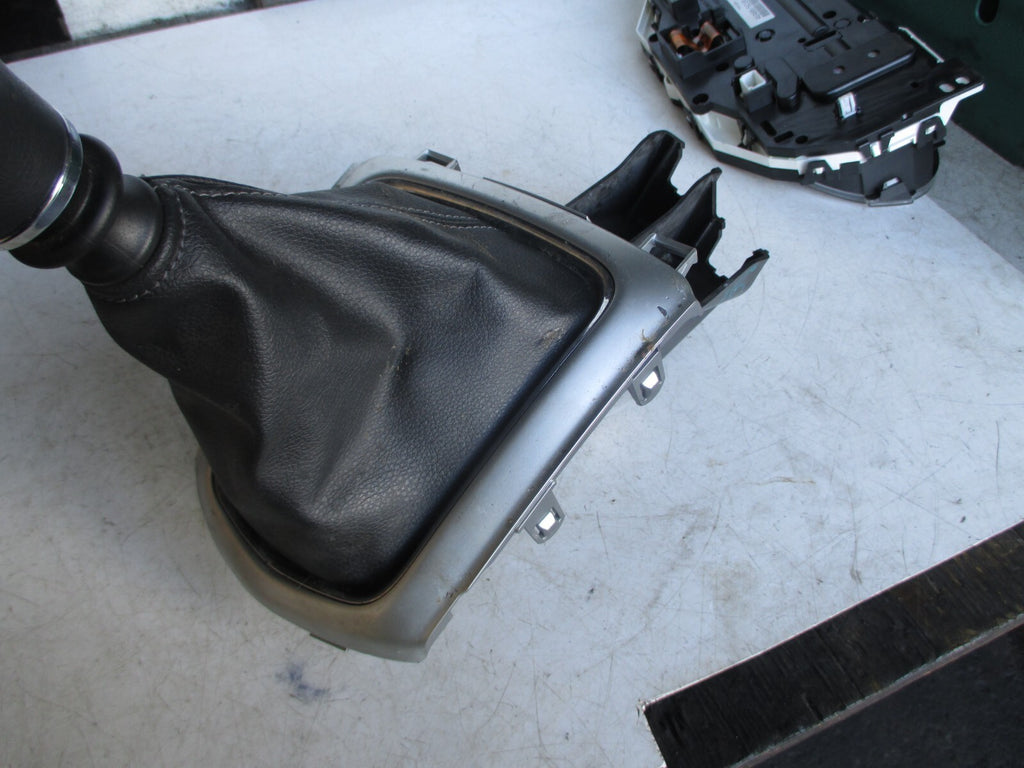 NISSAN QASHQAI MK2 J11 2016 6 SPEED GEARSTICK GEAR STICK SELECTOR  9617842
