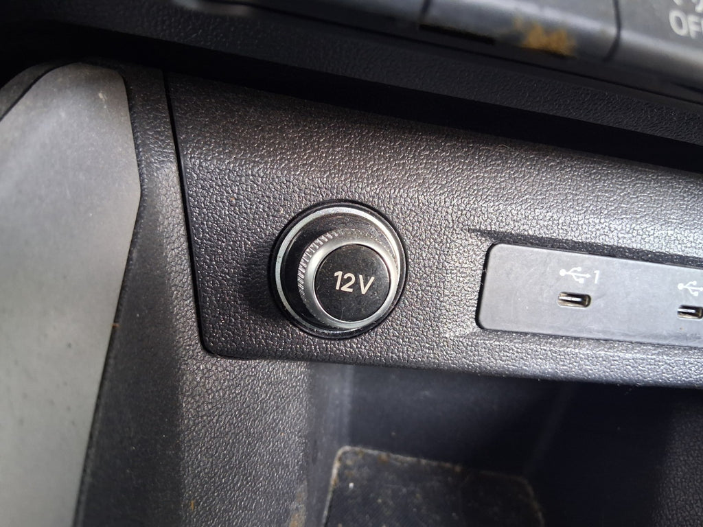2023 AUDI A1 SPORT MK2 GB 12V POWER SOCKET USB PORT PANEL TRIM