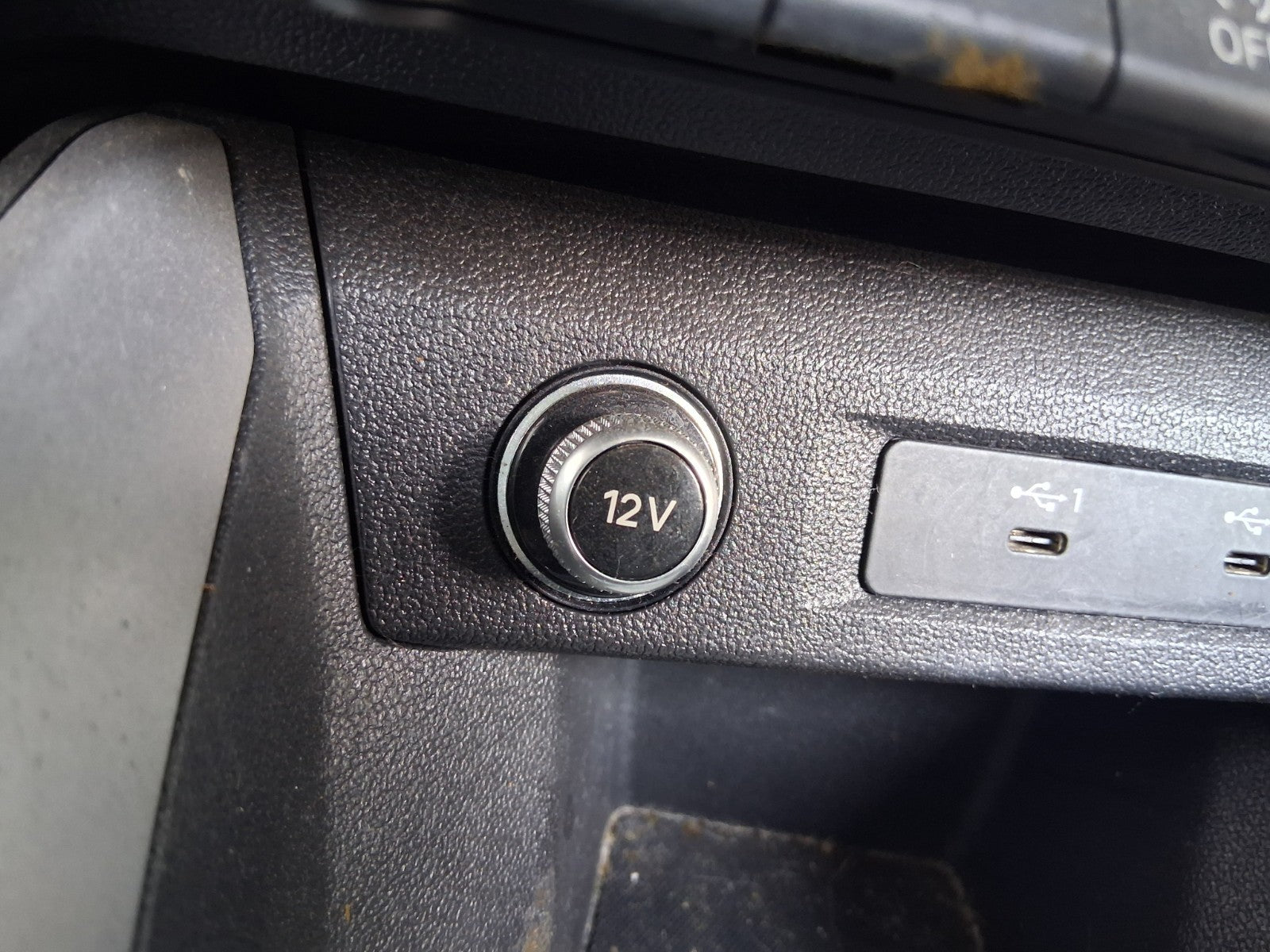 2023 AUDI A1 SPORT MK2 GB 12V POWER SOCKET USB PORT PANEL TRIM