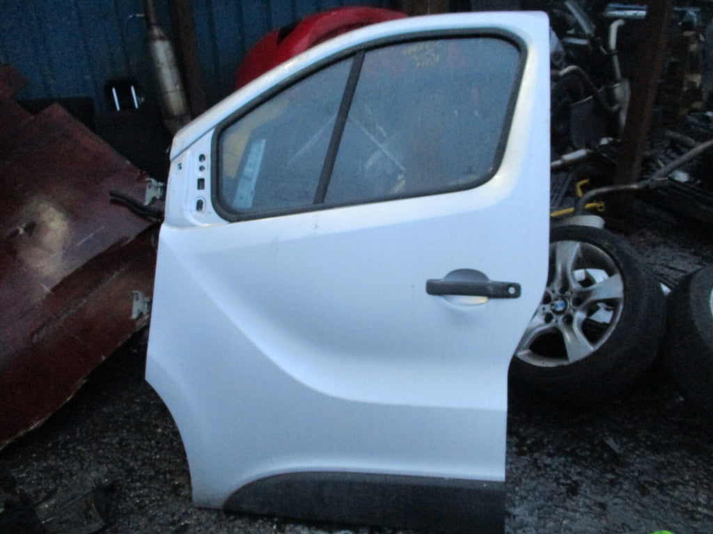 2015 RENAULT TRAFIC X82 NSF PASSENGER SIDE FRONT BARE DOOR SILVER