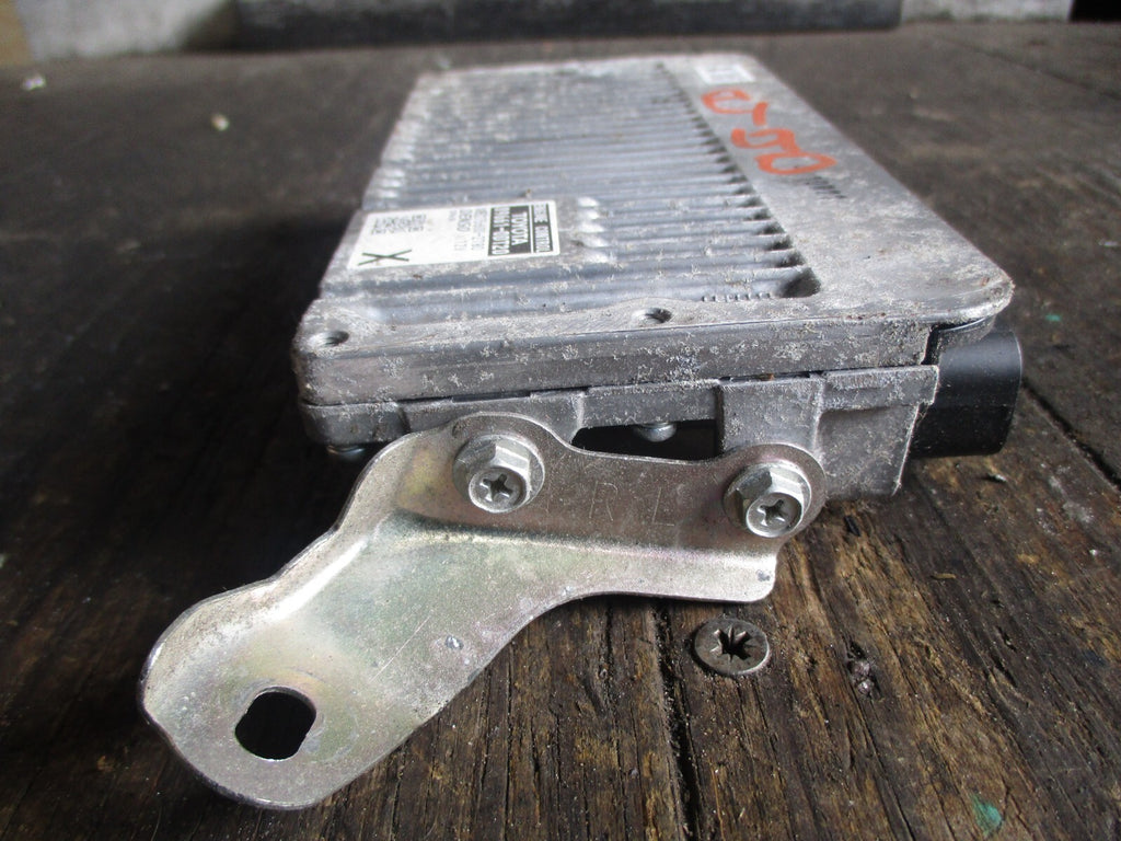 TOYOTA YARIS HYBRID ENGINE CONTROL UNIT 89661-0DT20