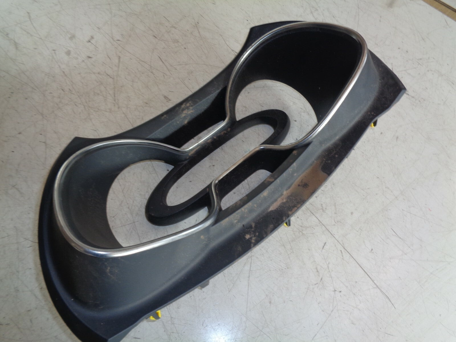 RENAULT CAPTUR 2018-19 SPEEDOMETER COWLING SURROUND TRIM 682504380R