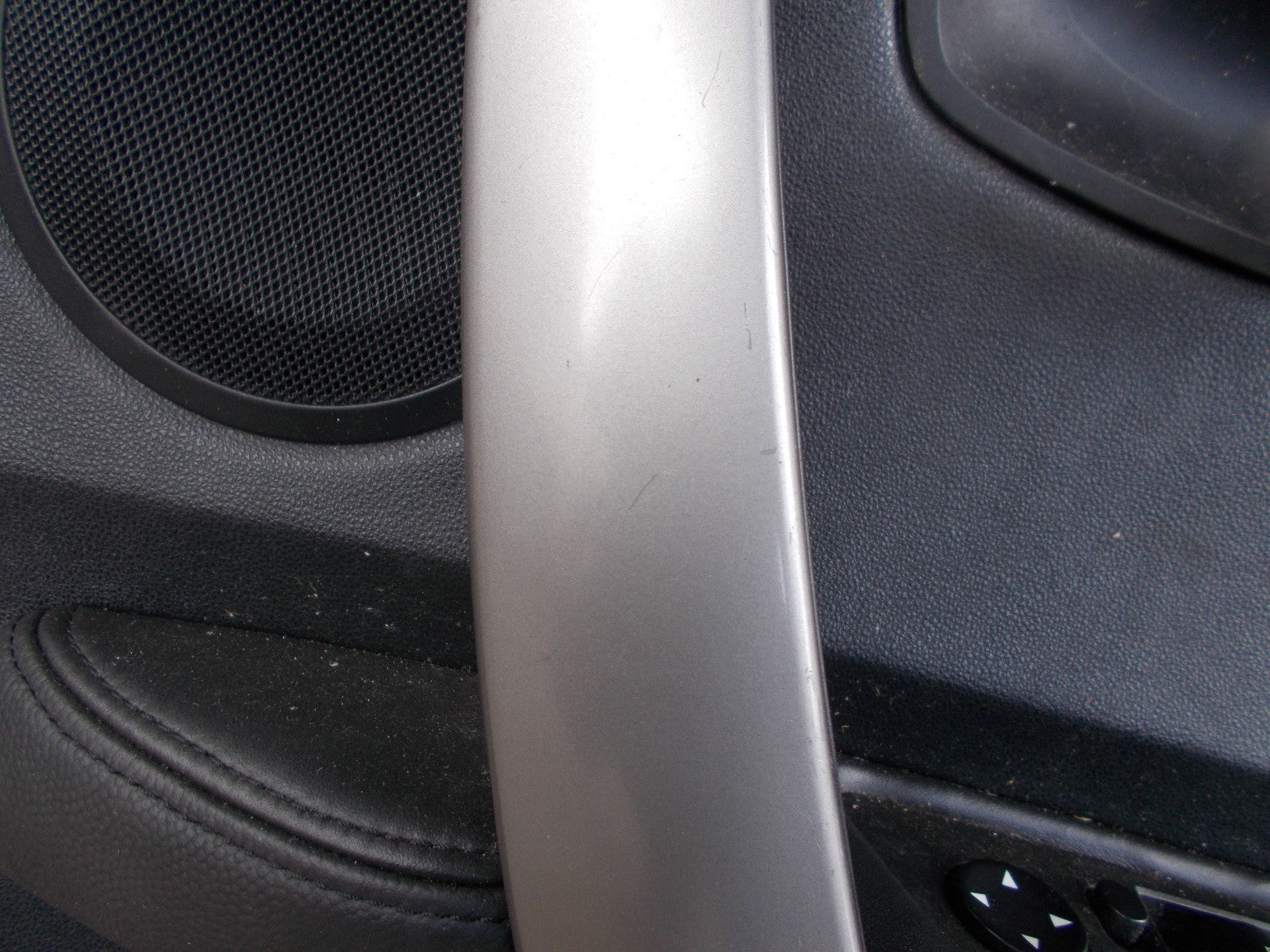 BMW 1 SERIES E87 2004 OSF DRIVER SIDE FRONT DOOR CARD LEATHER